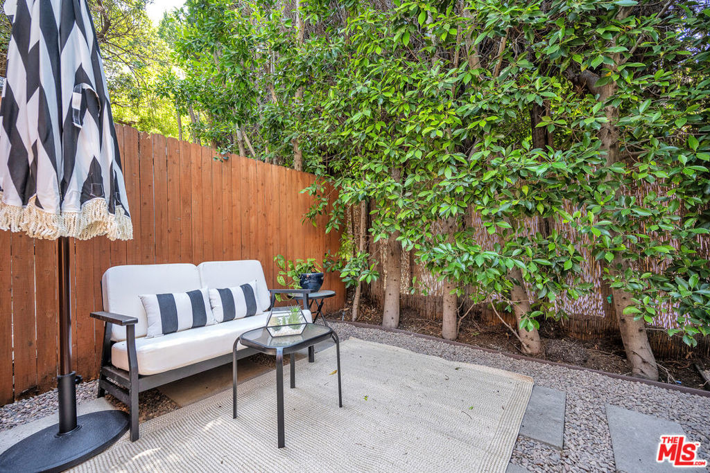 738 Westmount Drive - Photo 17