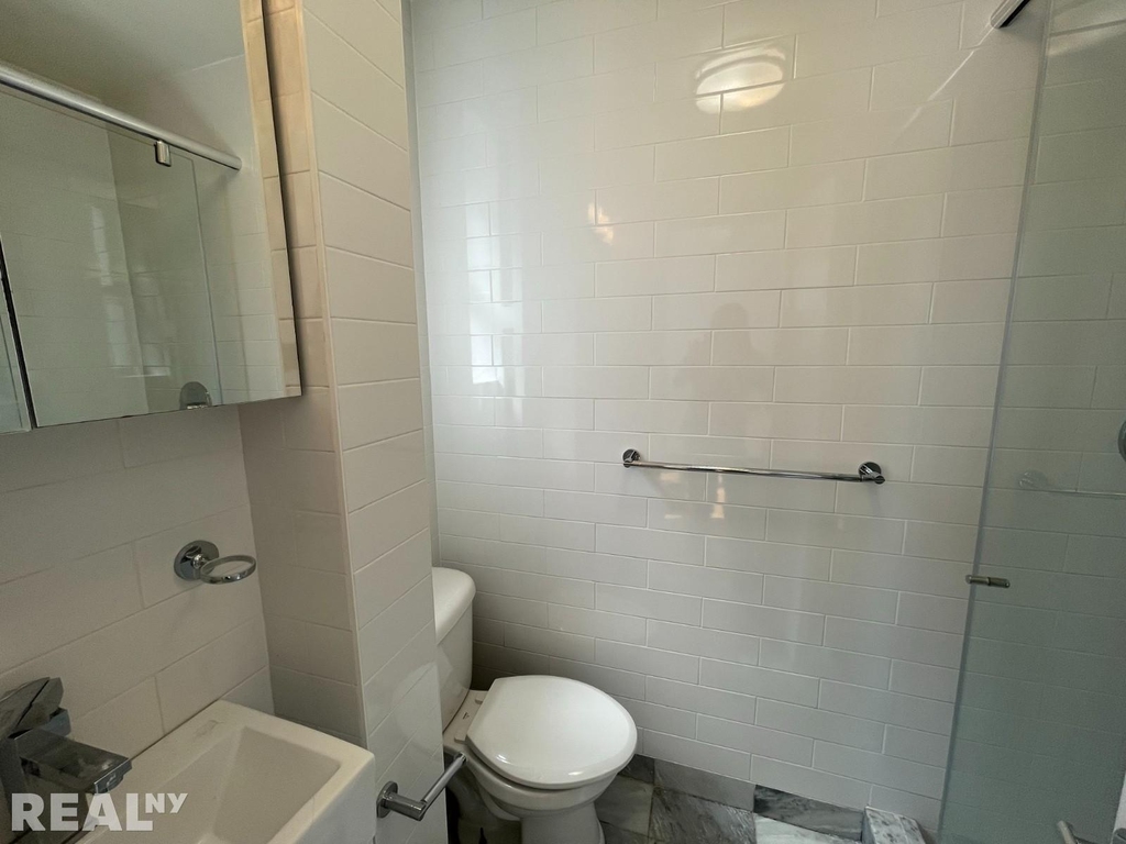 25 West 68th Street - Photo 5