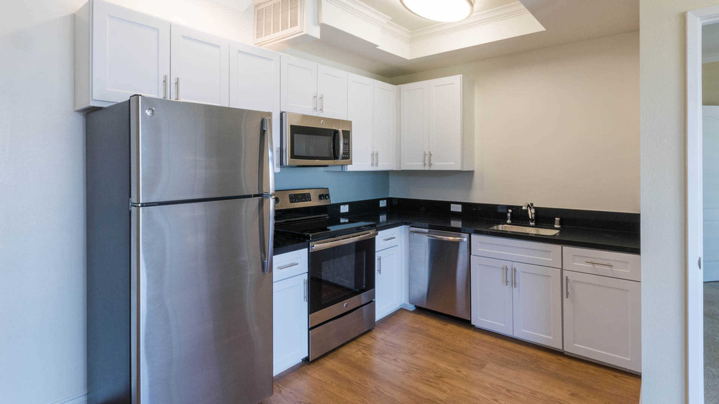 425 Broadway - Photo 2
