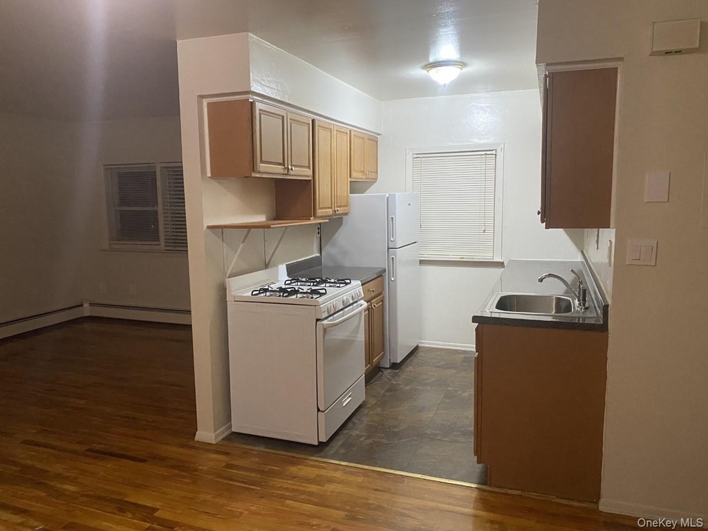 133 Dubois Avenue - Photo 3