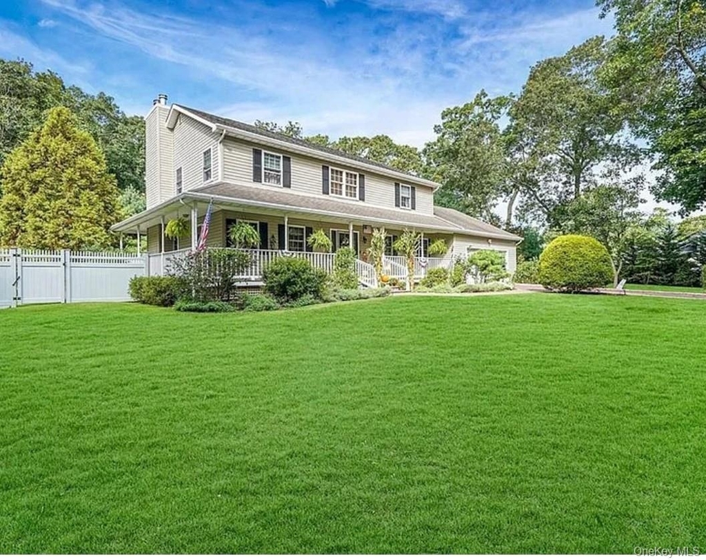 64 Beachfern Road - Photo 0