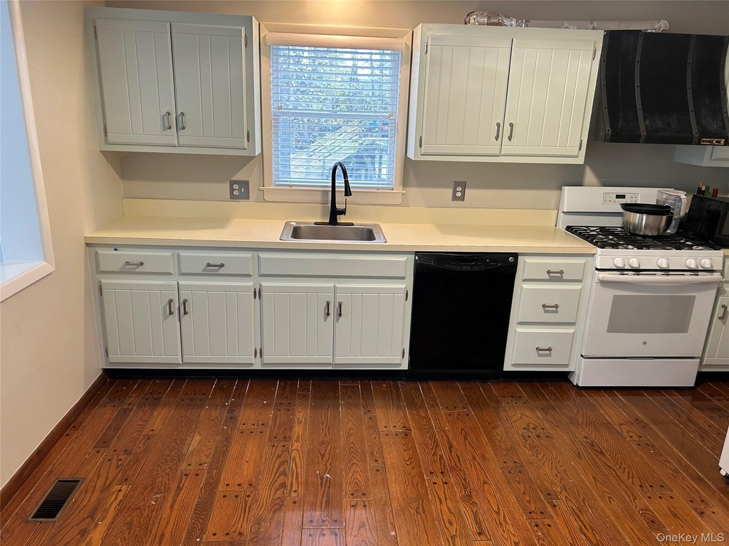 465 Tarpon Drive - Photo 9