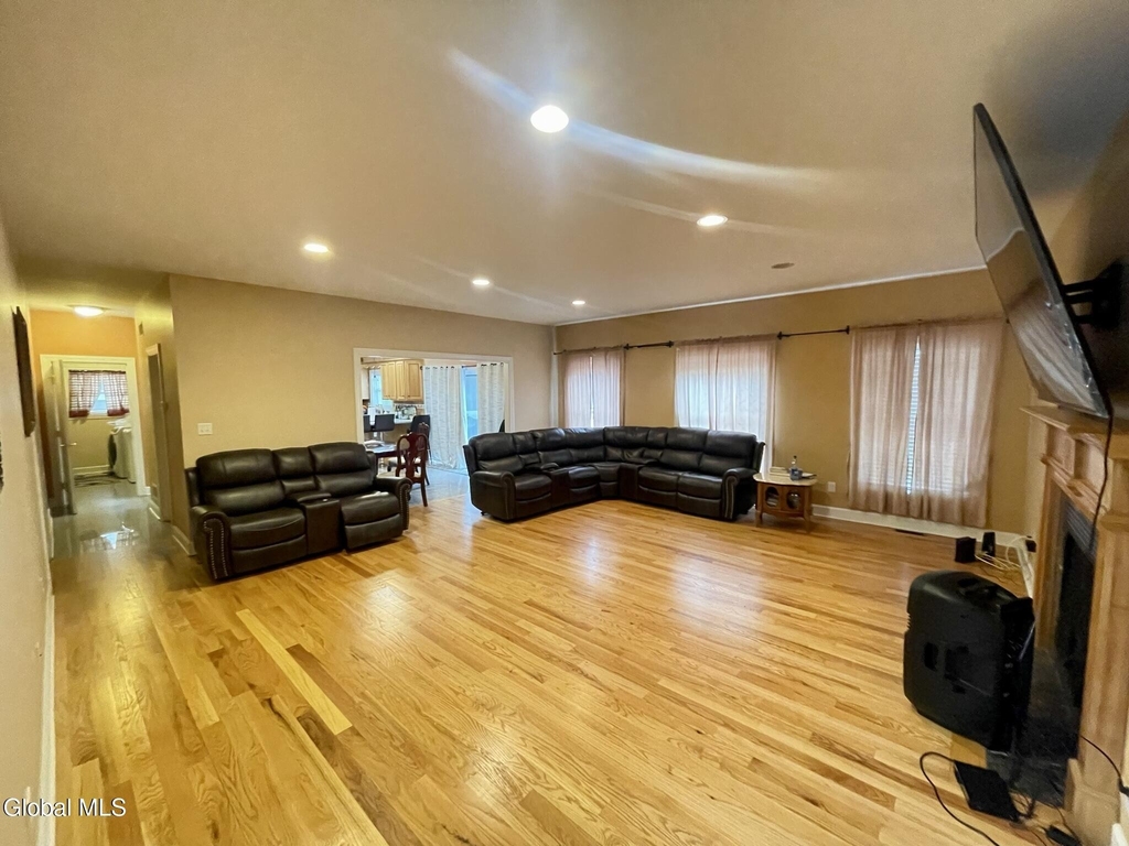 620 Sacandaga Road - Photo 8