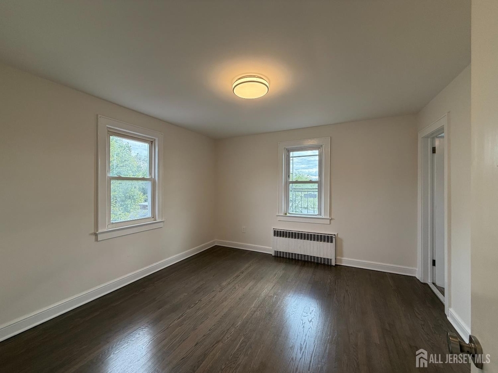 1020 Raritan Avenue - Photo 4