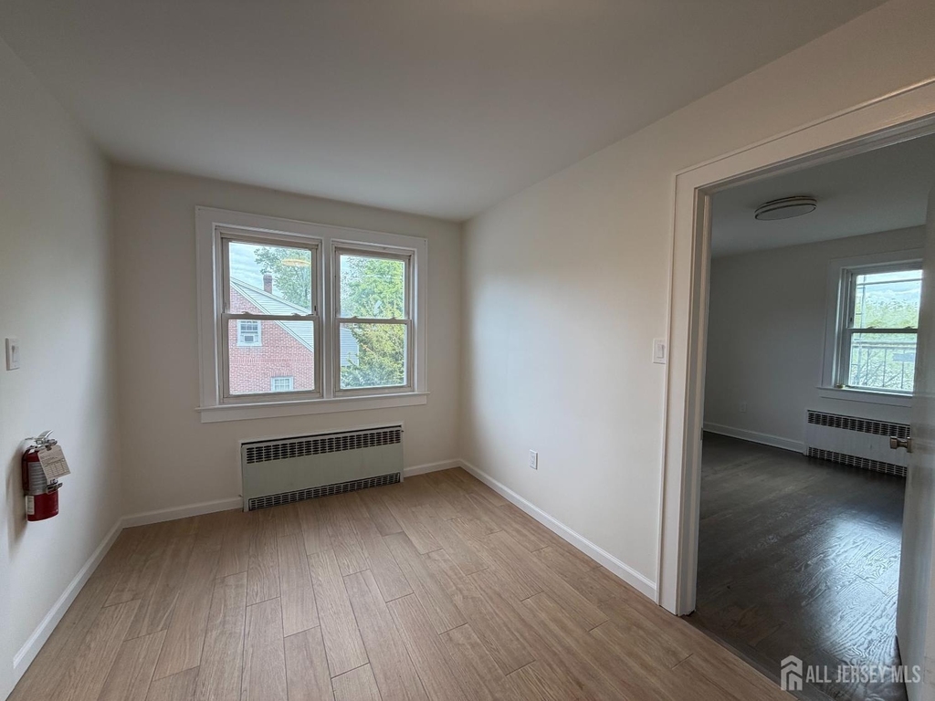 1020 Raritan Avenue - Photo 7