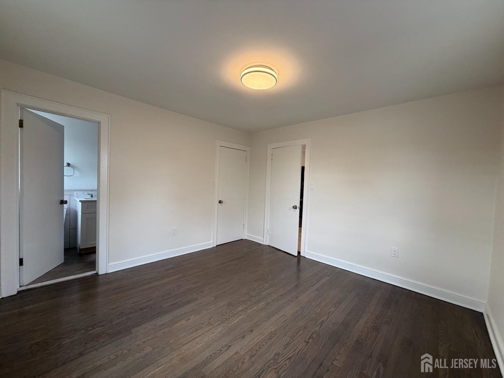 1020 Raritan Avenue - Photo 3