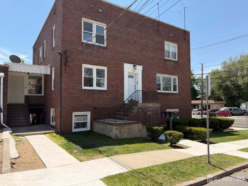 1020 Raritan Avenue - Photo 11