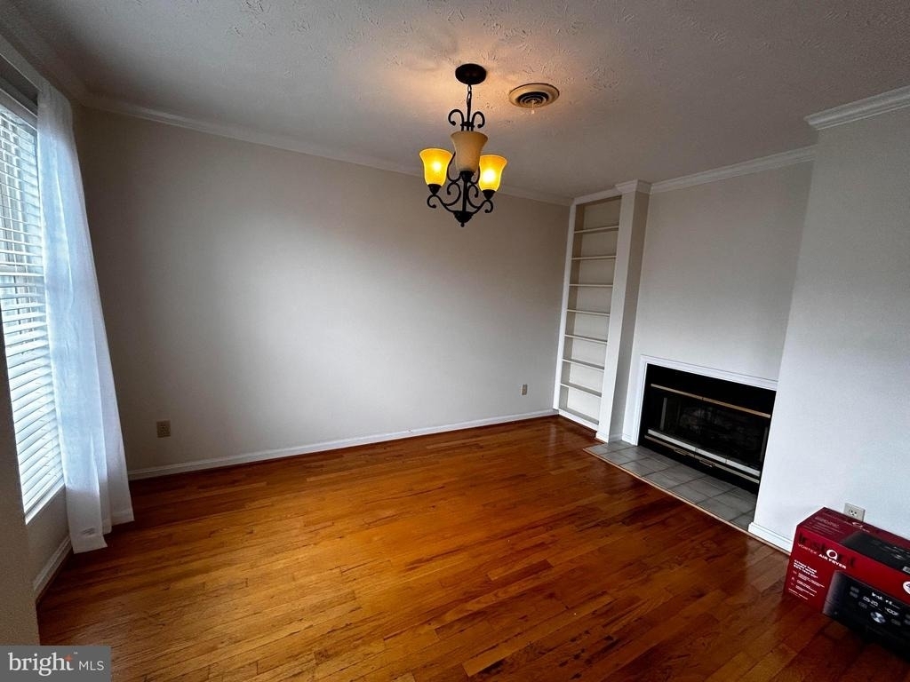 2638 Daniel Terrace - Photo 11
