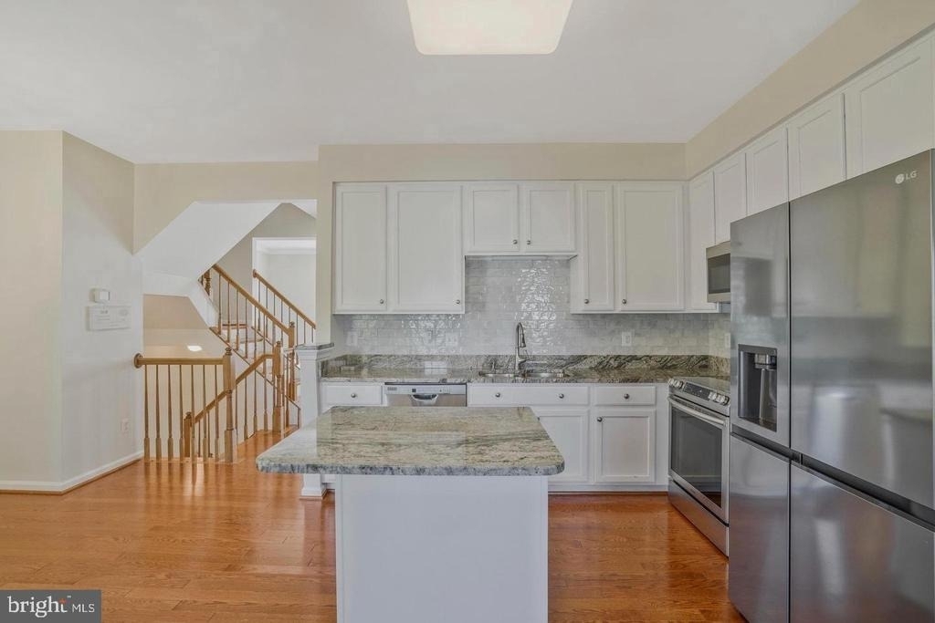 8034 Horseshoe Cottage Circle - Photo 5