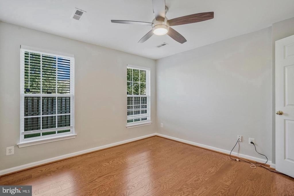 8034 Horseshoe Cottage Circle - Photo 17