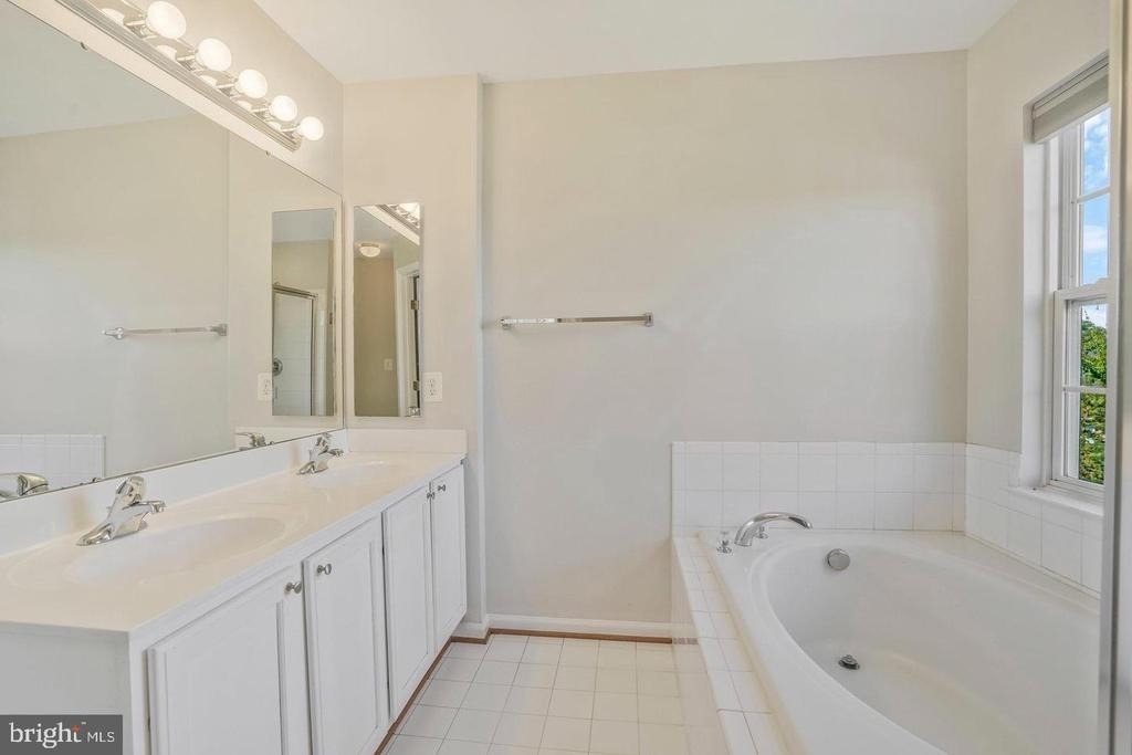 8034 Horseshoe Cottage Circle - Photo 16