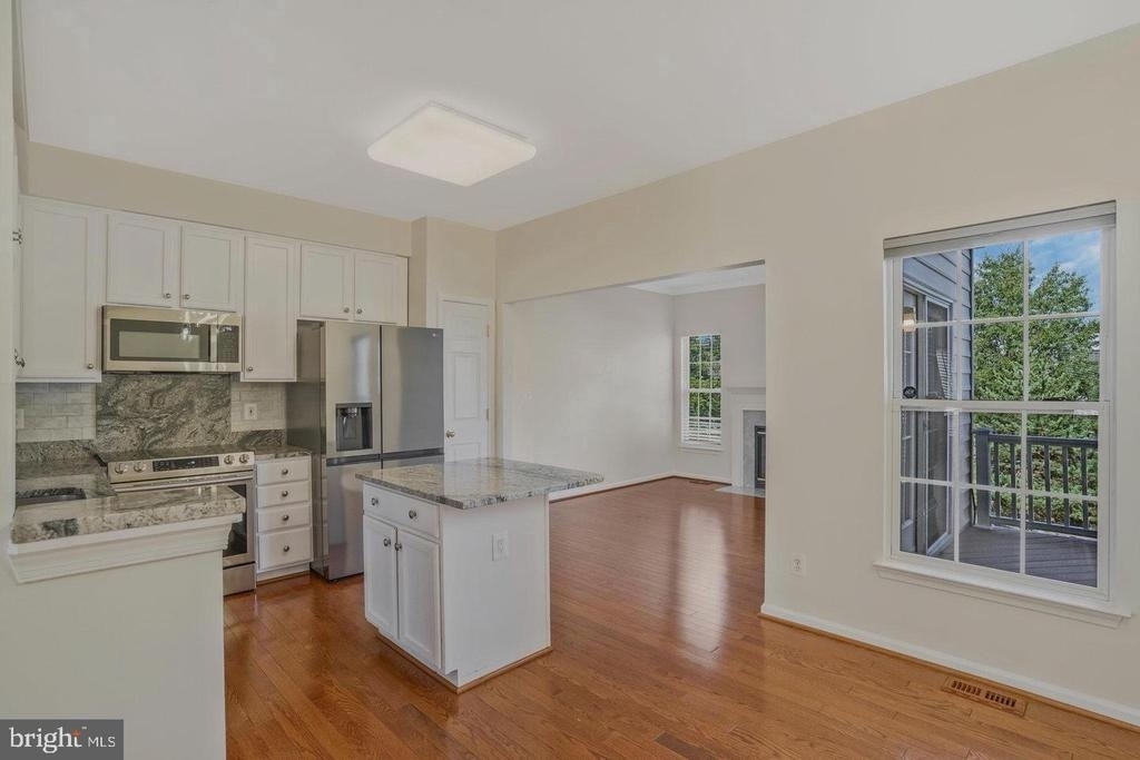 8034 Horseshoe Cottage Circle - Photo 4