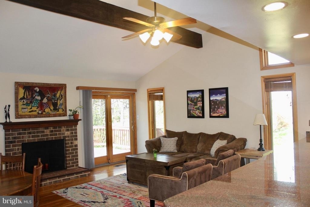 1118 Challedon Road - Photo 4