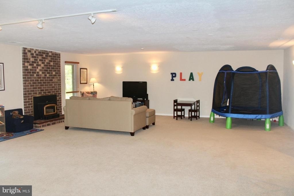 1118 Challedon Road - Photo 15