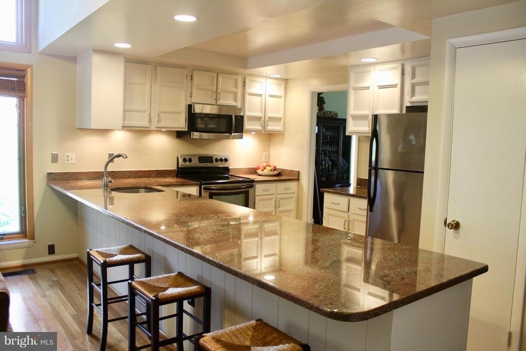 1118 Challedon Road - Photo 5