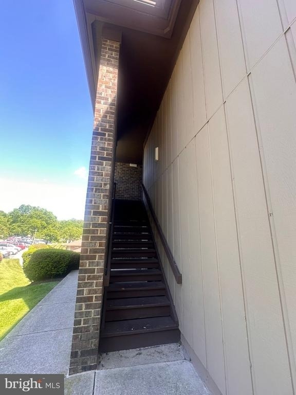 5821 Royal Ridge Drive - Photo 2