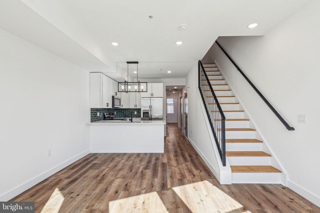 415 W York Street - Photo 5