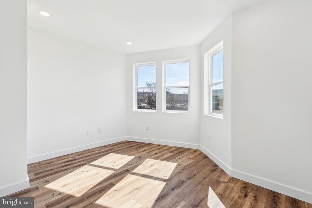 415 W York Street - Photo 11