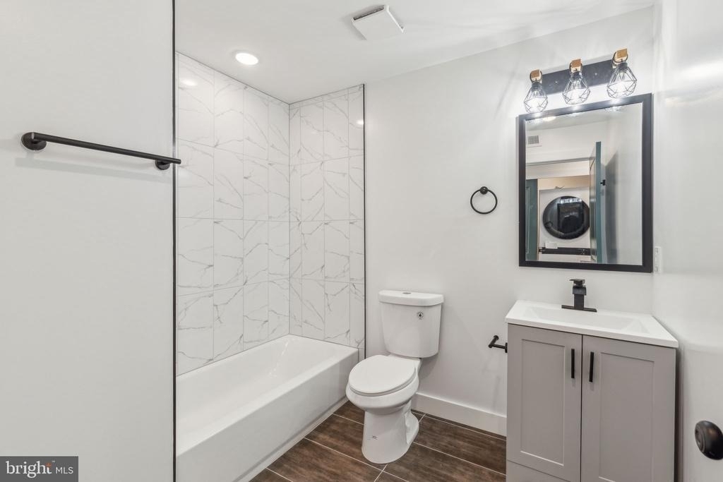 415 W York Street - Photo 8