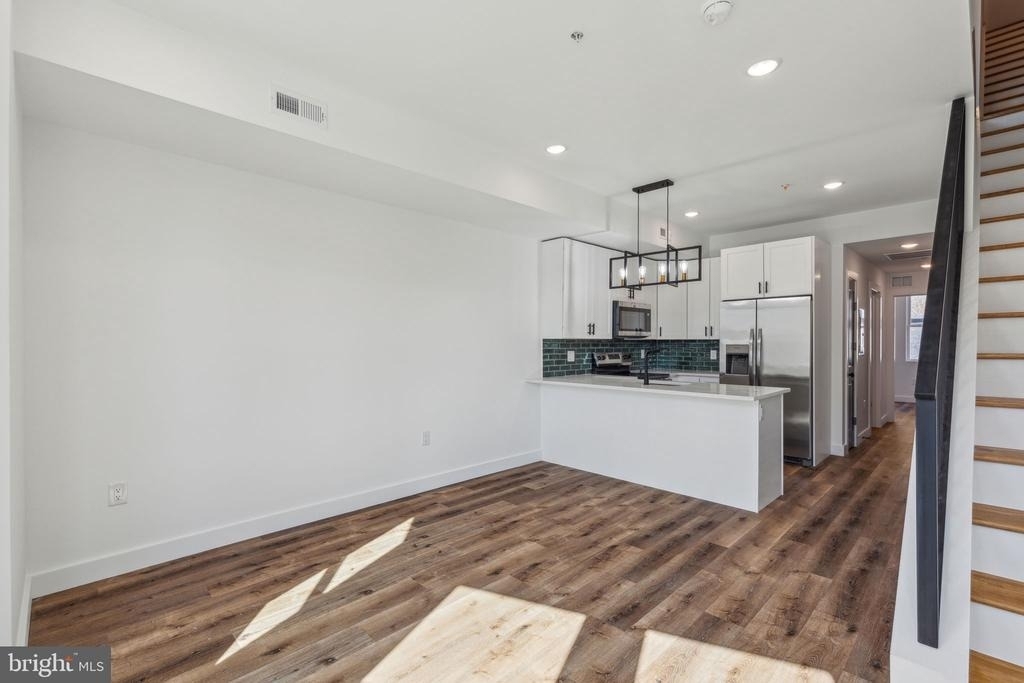 415 W York Street - Photo 4