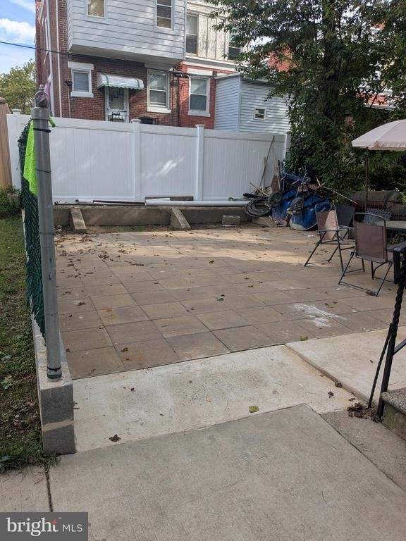 539 W Olney Avenue - Photo 1