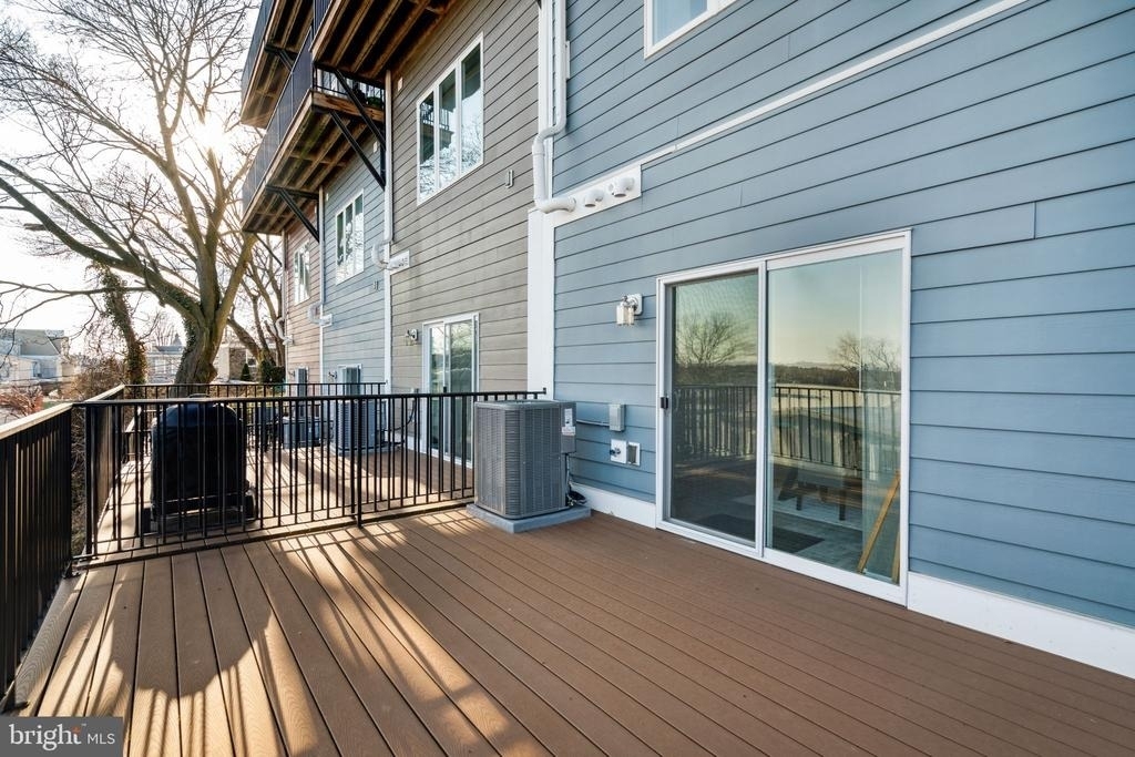 325 Wright Street - Photo 16