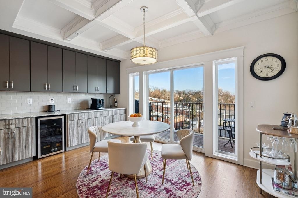 325 Wright Street - Photo 2