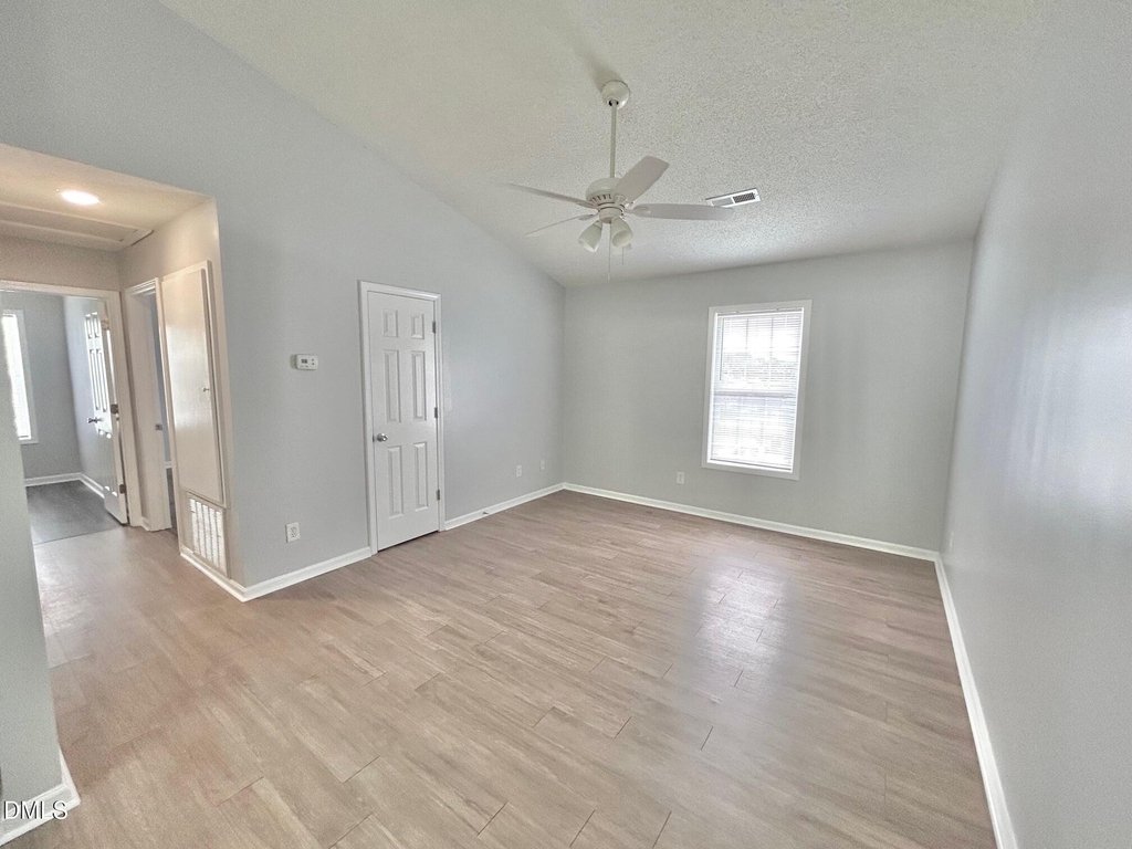 620 E Davis Street - Photo 4