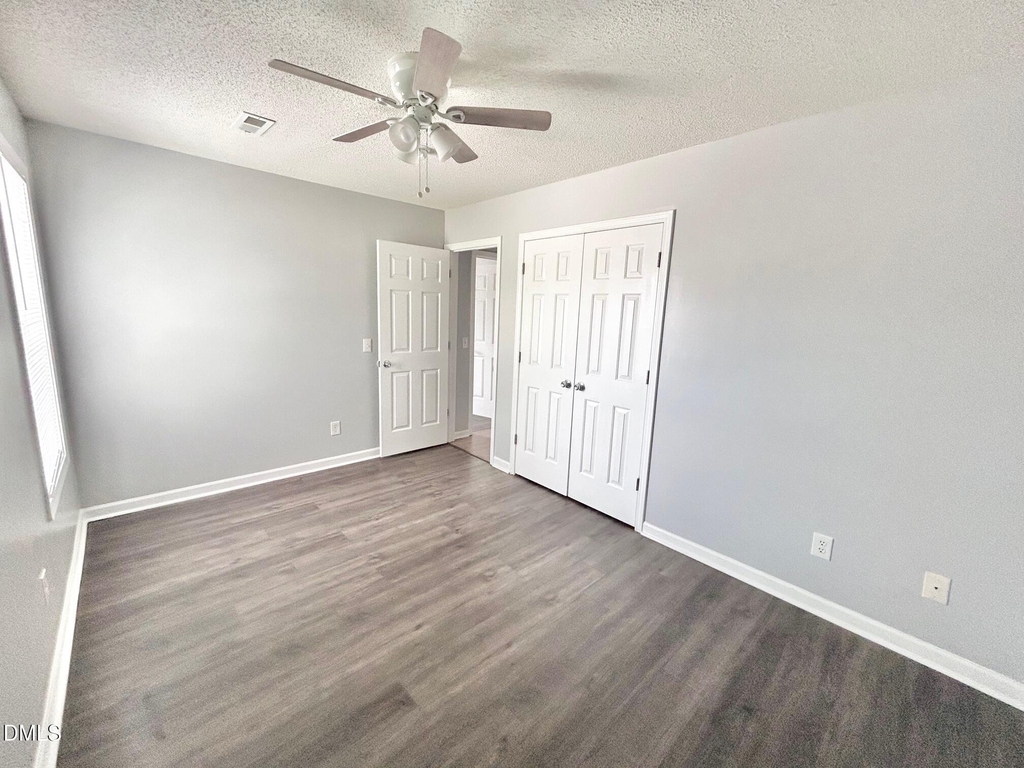 620 E Davis Street - Photo 9