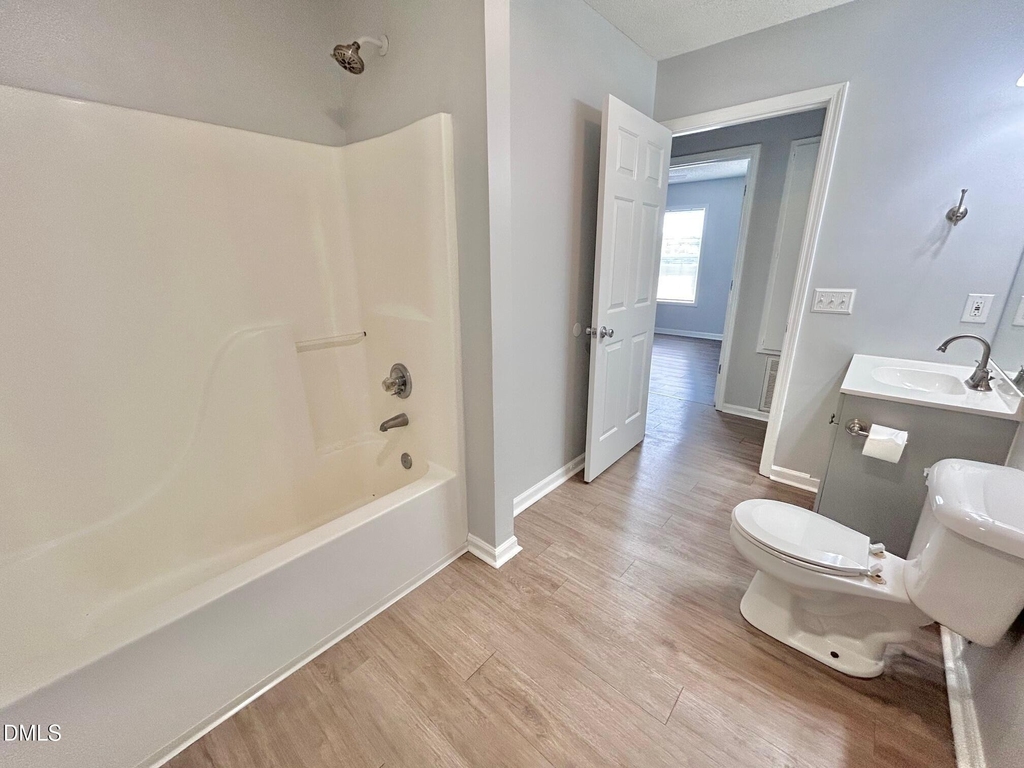 620 E Davis Street - Photo 6