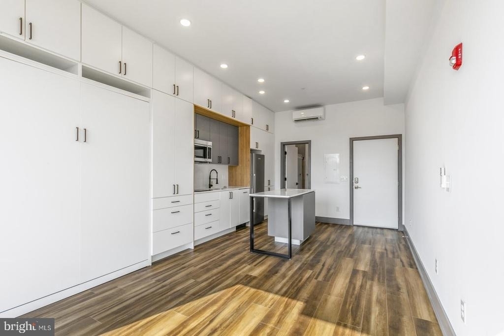 1935 E Hazzard Street - Photo 2