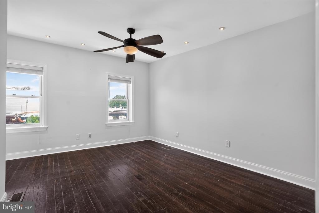 2623 Emerald Street - Photo 16