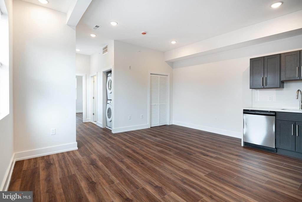 212 Manheim Street - Photo 6
