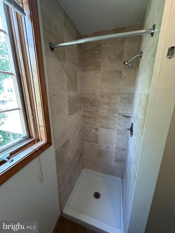 209 Grayling Avenue - Photo 14