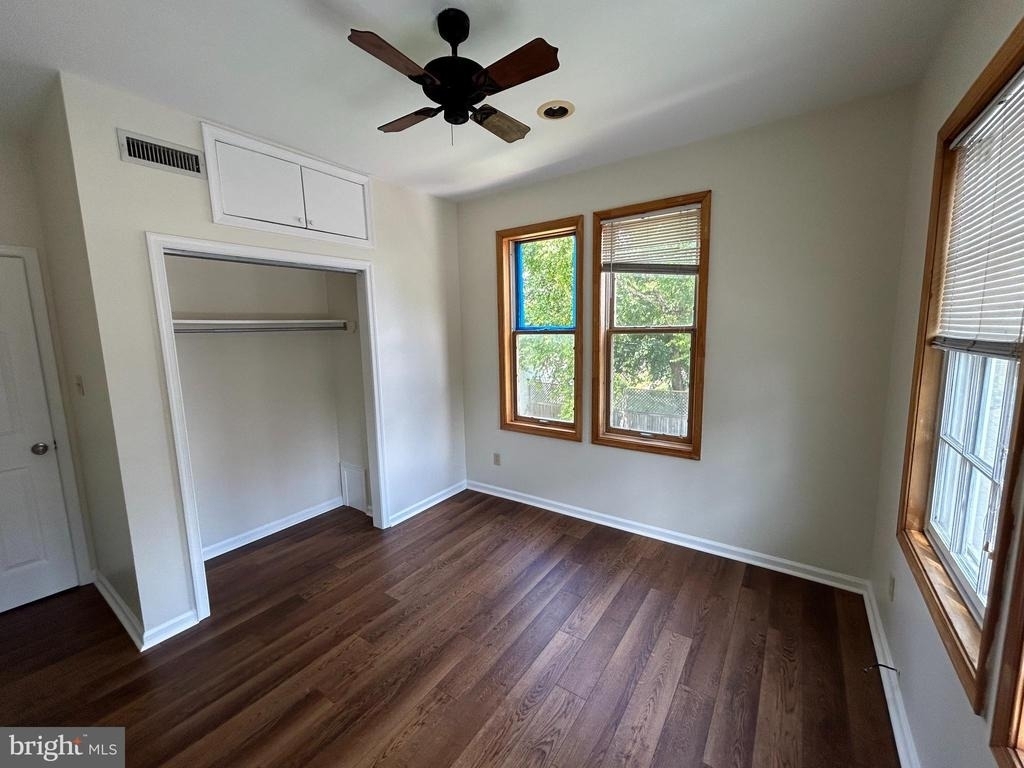 209 Grayling Avenue - Photo 12