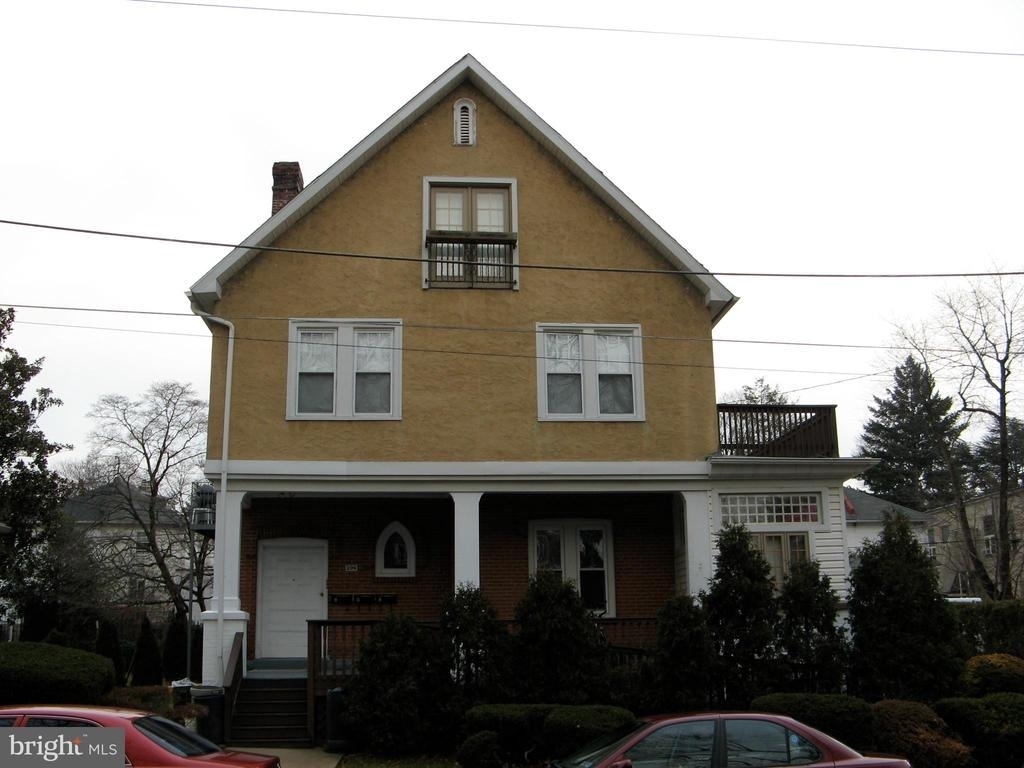 209 Grayling Avenue - Photo 1