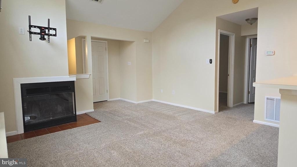 208 Foxmeadow Drive - Photo 6
