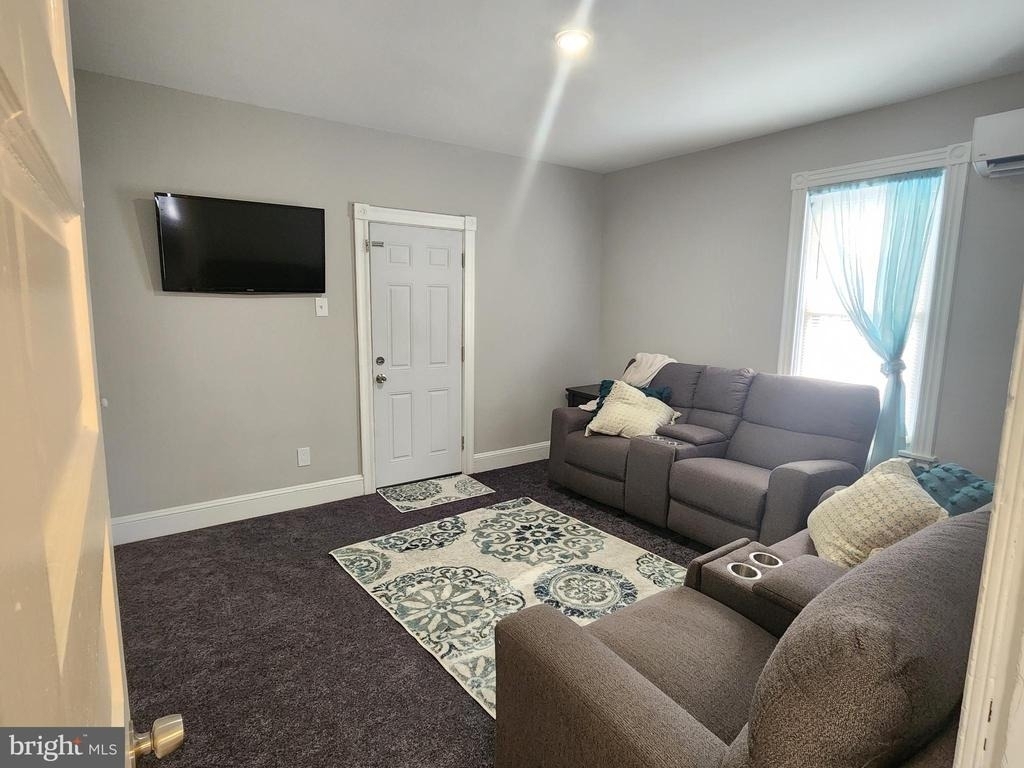 39 N Wells Avenue - Photo 2