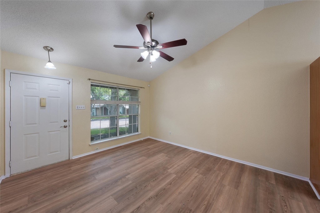1015 E Yager Ln - Photo 1