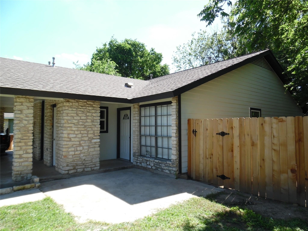 7400 Dixie Dr - Photo 1