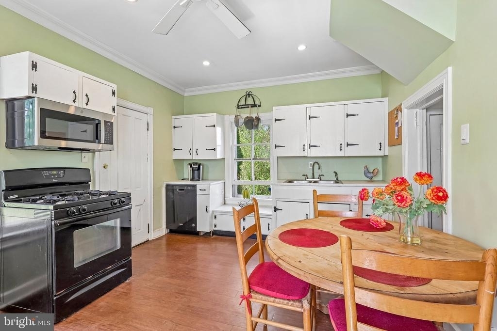 2167 Brunswick Avenue - Photo 9