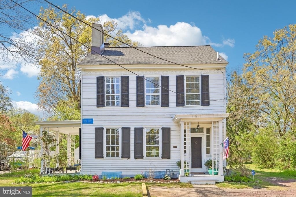 2167 Brunswick Avenue - Photo 1