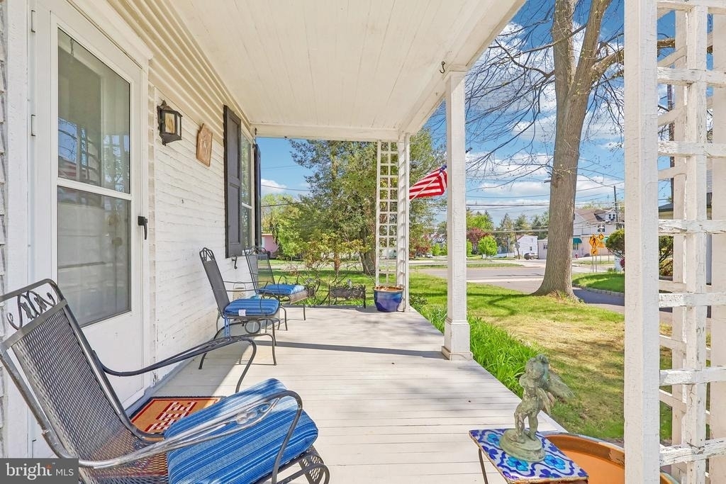 2167 Brunswick Avenue - Photo 3