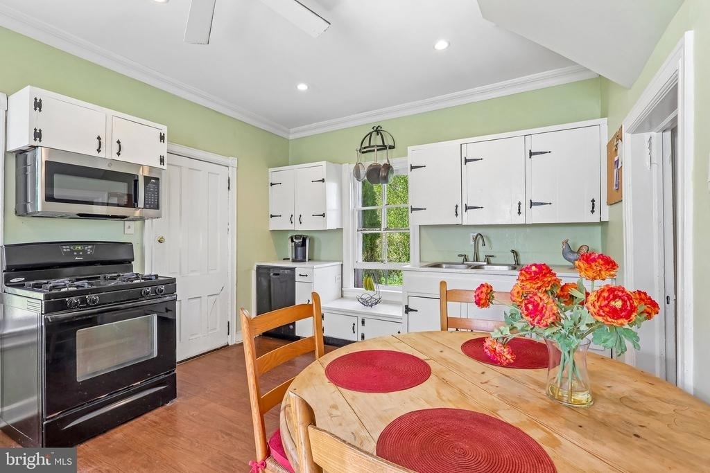 2167 Brunswick Avenue - Photo 11