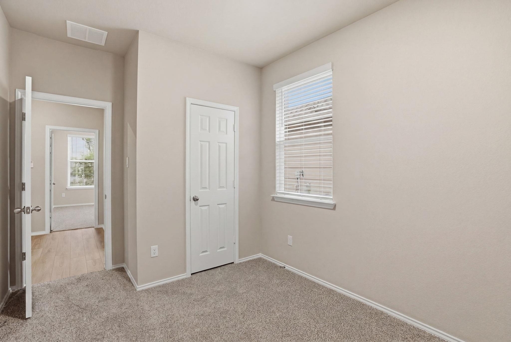 1126 Stone Valley Rd - Photo 10