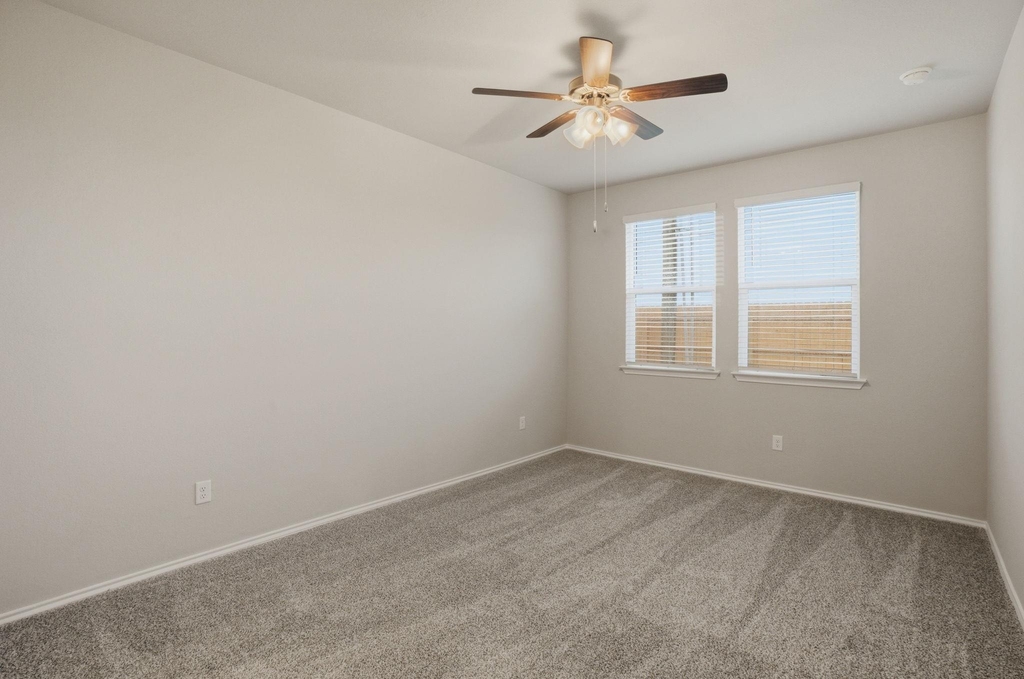 1126 Stone Valley Rd - Photo 16