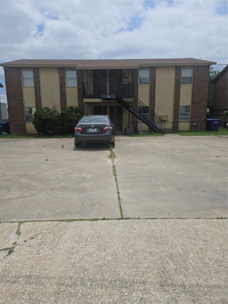 308 Erby Ave - Photo 0