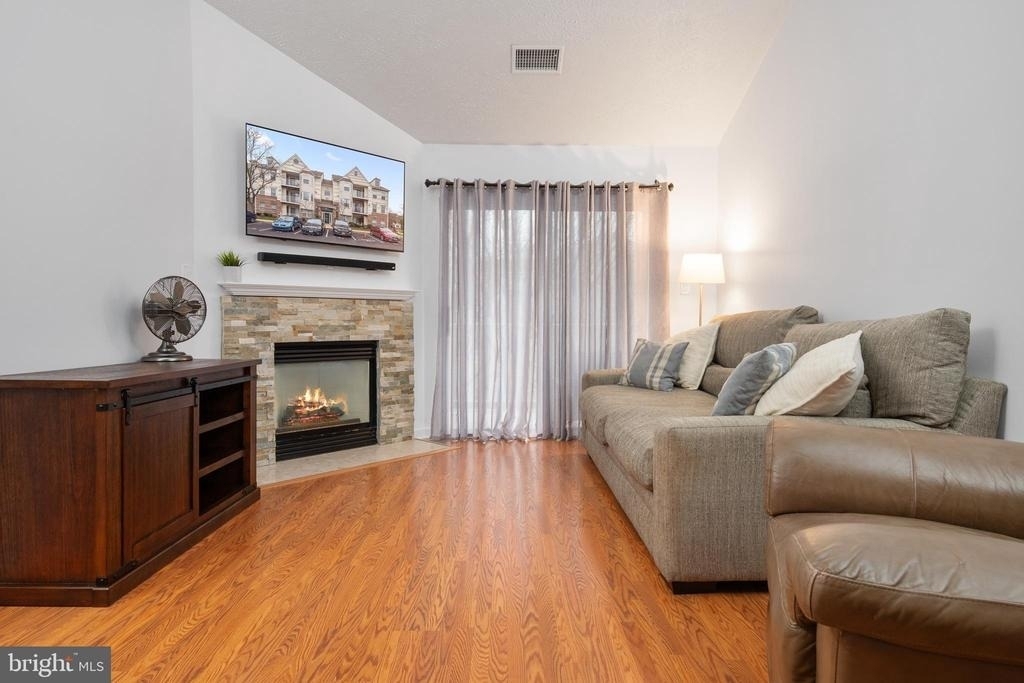 8961 Town Center Circle - Photo 13