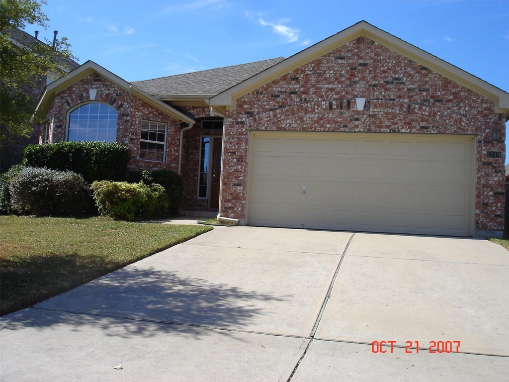 1719 Maize Bend Dr - Photo 0