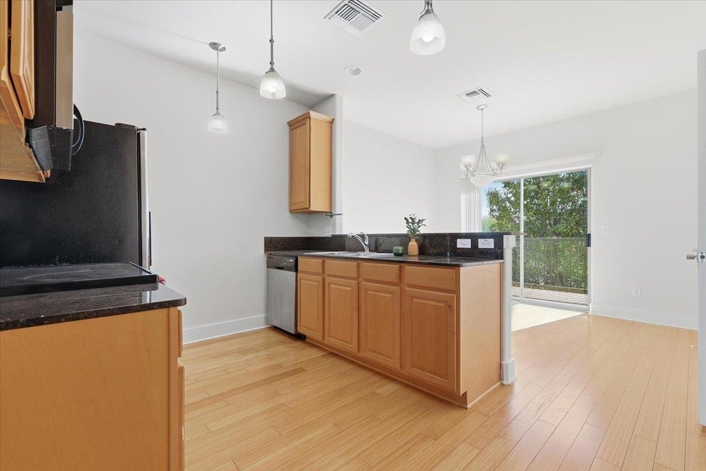 13420 Lyndhurst St - Photo 8